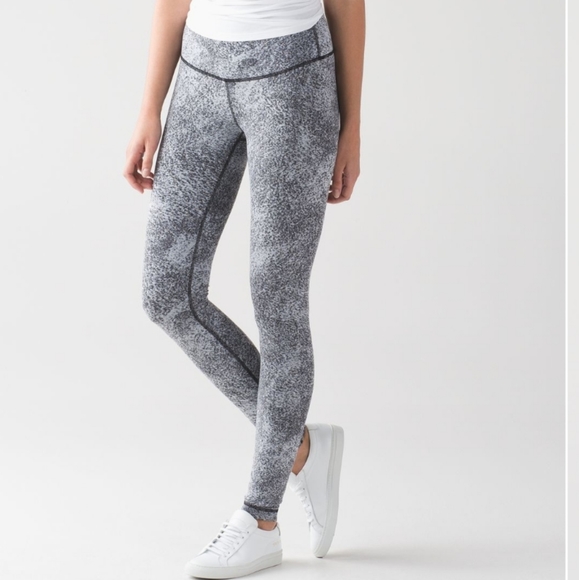 Lululemon Wunder under high rise tight - Picture 2 of 13